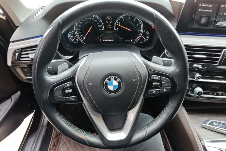 Used BMW 5 Series 2018 530Li xDrive Luxury Package Steering Wheel