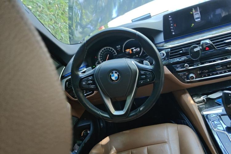 Used BMW 5 Series 2018 530Li Leading Model M Sport Package Steering Wheel