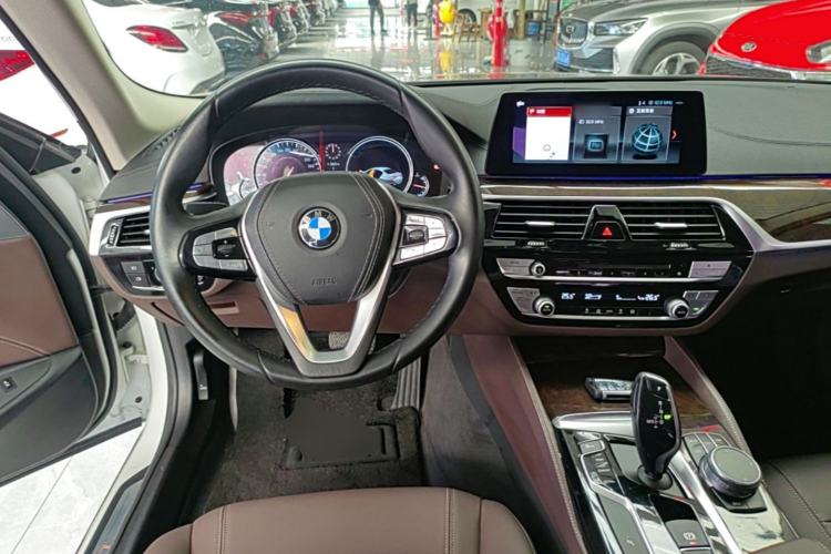Used BMW 5 Series 2018 525Li Luxury Package Steering Wheel