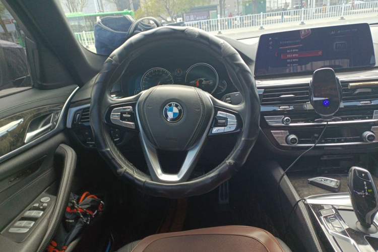 Used BMW 5 Series 2018 525Li M Sport Package Steering Wheel