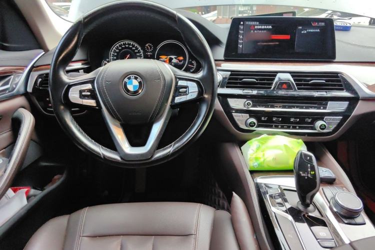 Used BMW 5 Series 2018 525Li Luxury Package Steering Wheel