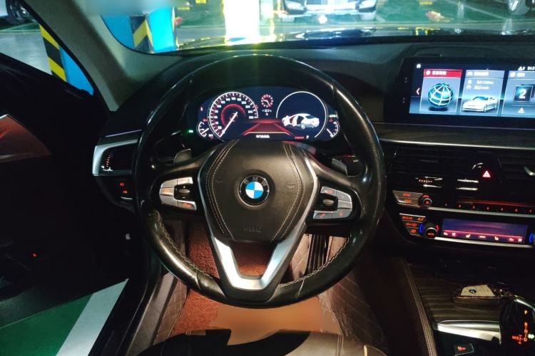 Used BMW 5 Series 2018 Facelifted 530Li Luxury Edition Premium Package Steering Wheel