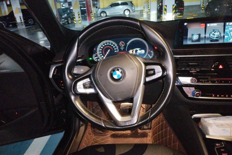 Used BMW 5 Series 2018 525Li M Sport Package Steering Wheel