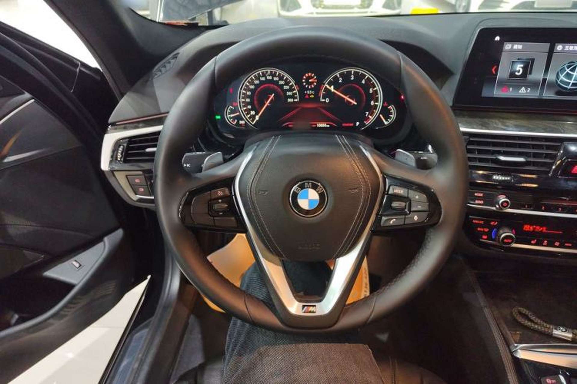 Used BMW 5 Series 2018 530Li Leading Model M Sport Package Steering Wheel