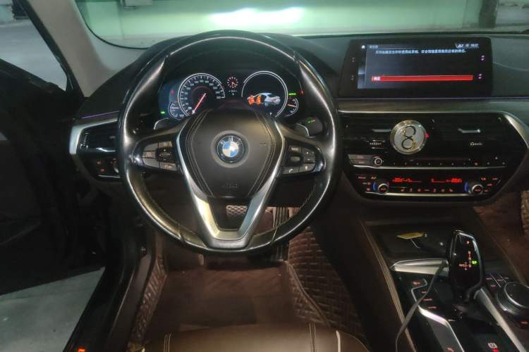 Used BMW 5 Series 2018 530Li Leading Edition Luxury Package Steering Wheel