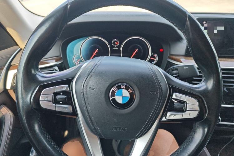 Used BMW 5 Series 2018 525Li Luxury Package Steering Wheel