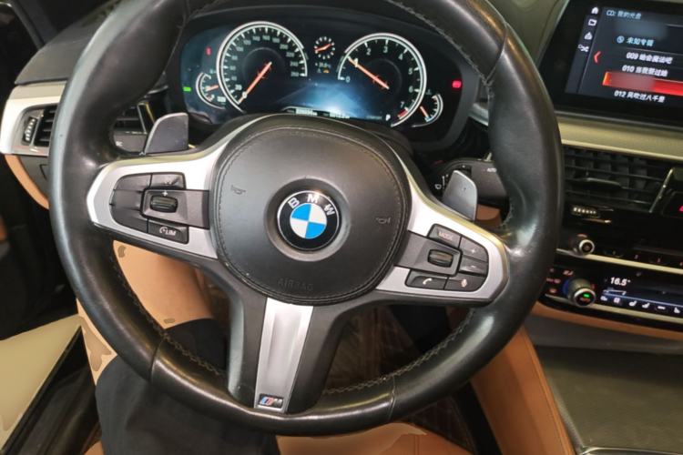 Used BMW 5 Series 2018 530Li Luxury Edition M Sport Package Steering Wheel