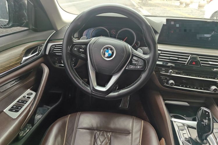 Used BMW 5 Series 2018 530Li xDrive Luxury Package Steering Wheel