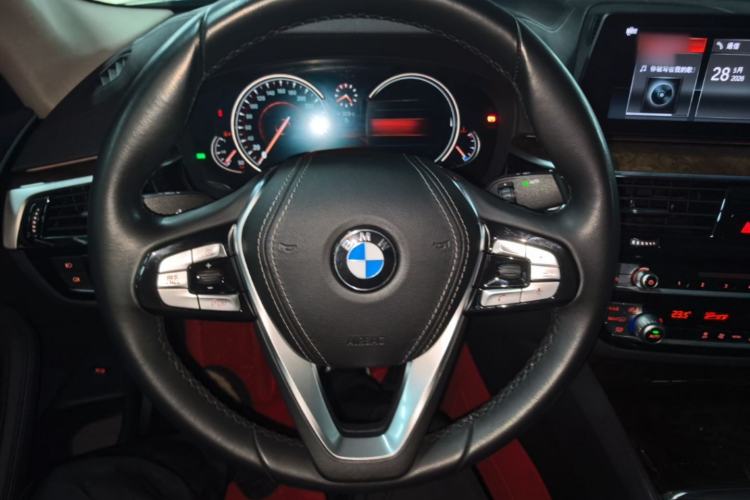 Used BMW 5 Series 2018 525Li Luxury Package Steering Wheel