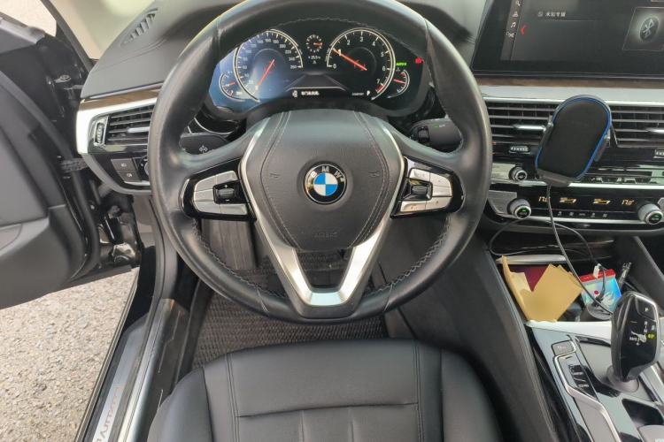 Used BMW 5 Series 2018 525Li Luxury Package Steering Wheel