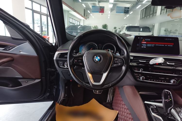 Used BMW 5 Series 2018 530Li Leading Model M Sport Package Steering Wheel