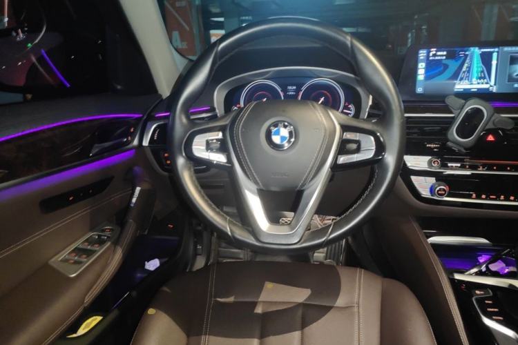 Used BMW 5 Series 2018 525Li Luxury Package Steering Wheel
