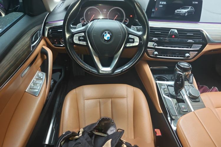 Used BMW 5 Series 2018 Revised Version 530Li Leading Edition Luxury Package Steering Wheel