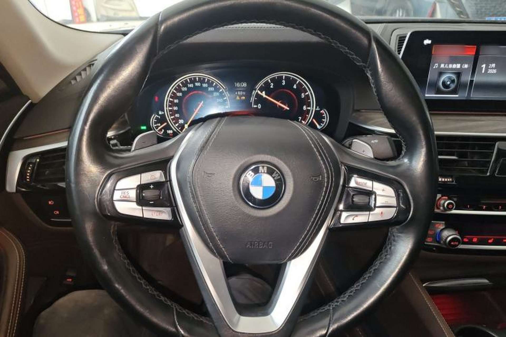 Used BMW 5 Series 2018 530Li Luxury Edition Premium Package Steering Wheel