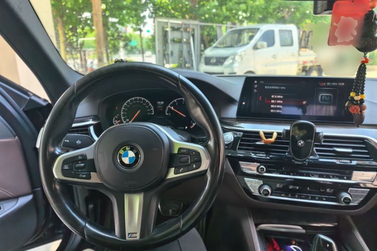 Used BMW 5 Series 2018 525Li M Sport Package Steering Wheel