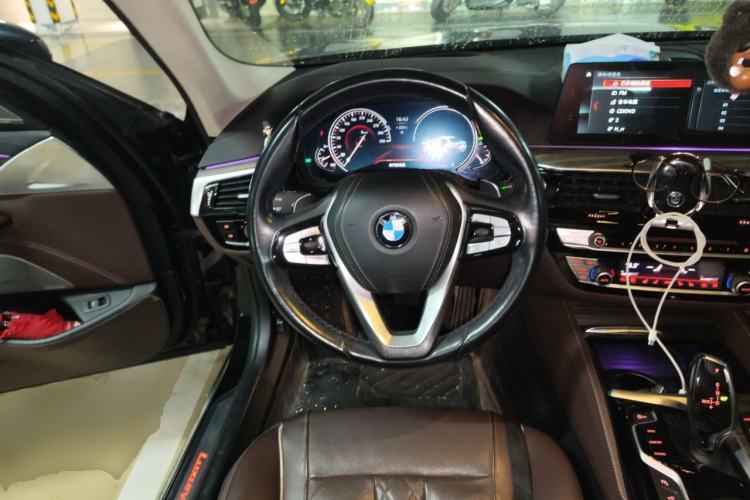 Used BMW 5 Series 2018 Facelifted 530Li Luxury Edition Premium Package Steering Wheel