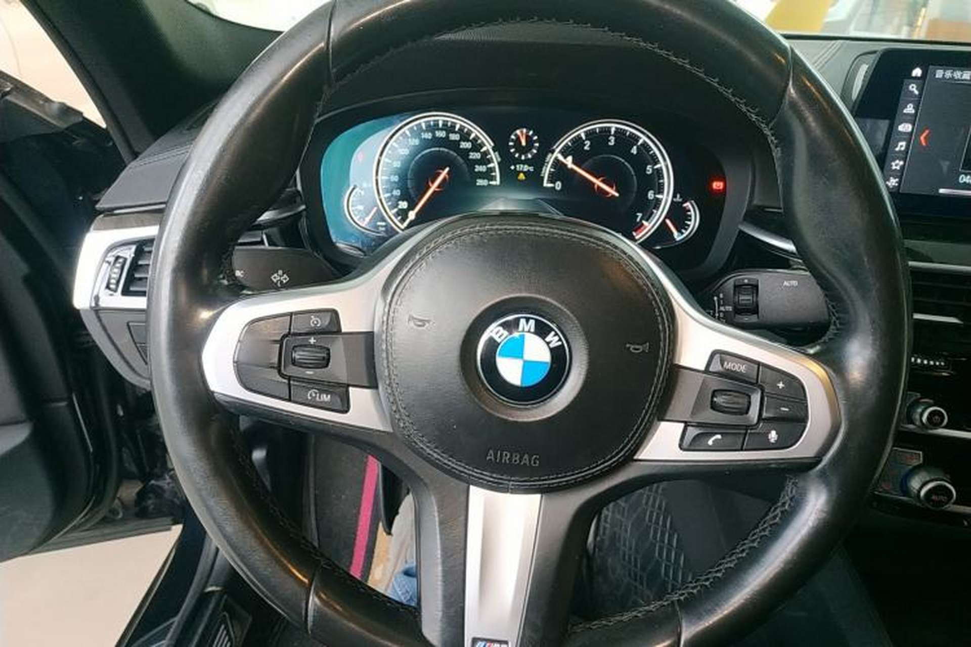 Used BMW 5 Series 2018 525Li M Sport Package Steering Wheel