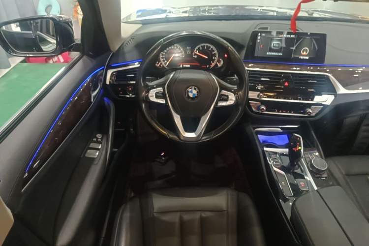 Used BMW 5 Series 2018 525Li Luxury Package Steering Wheel