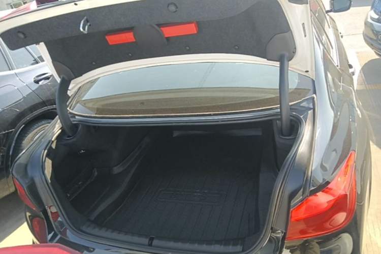 Used BMW 5 Series 2018 525Li M Sport Package Trunk
