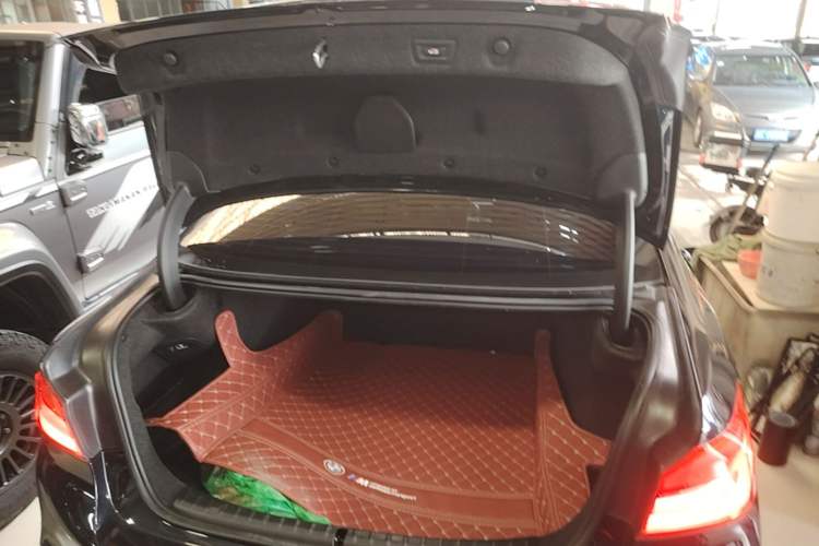 Used BMW 5 Series 2018 Restyled 530Li Leading Edition M Sport Package Trunk