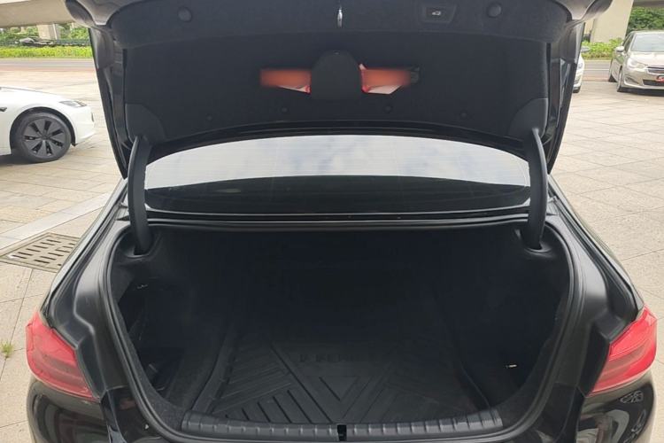 Used BMW 5 Series 2018 525Li M Sport Package Trunk