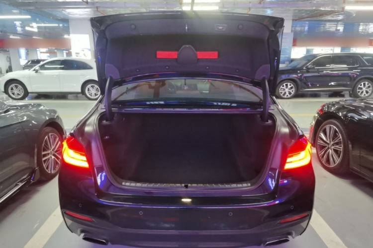 Used BMW 5 Series 2018 Restyled 530Li Leading Edition M Sport Package Trunk