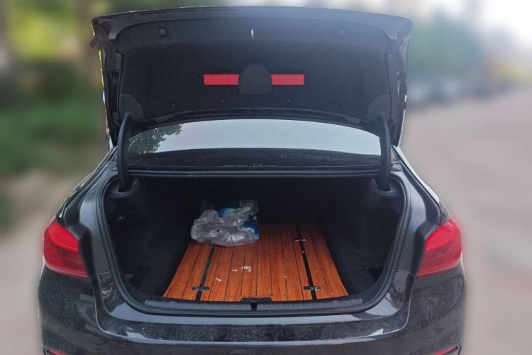 Used BMW 5 Series 2018 525Li M Sport Package Trunk