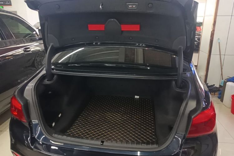Used BMW 5 Series 2018 530Li Luxury Edition M Sport Package Trunk