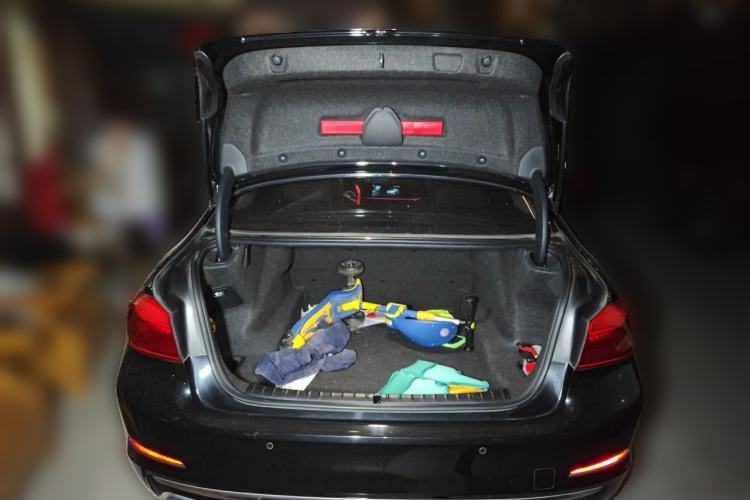 Used BMW 5 Series 2018 Revised Version 530Li Leading Edition Luxury Package Trunk