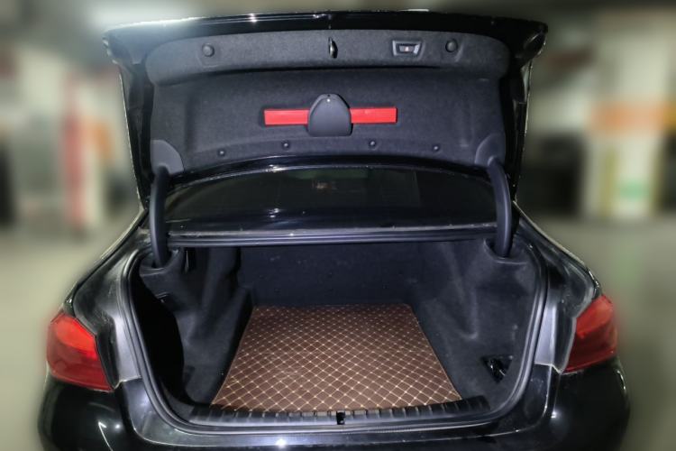 Used BMW 5 Series 2018 Revised Version 530Li Leading Edition Luxury Package Trunk