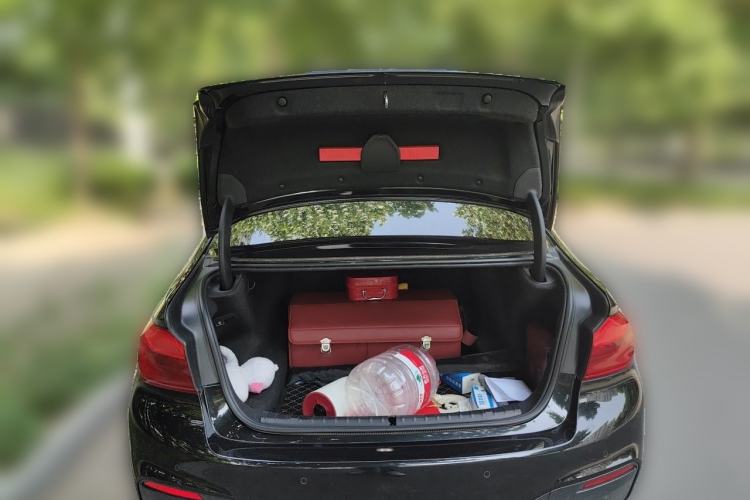 Used BMW 5 Series 2018 525Li M Sport Package Trunk