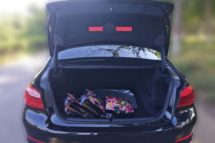 Used BMW 5 Series 2018 530Li Leading Edition Luxury Package Trunk