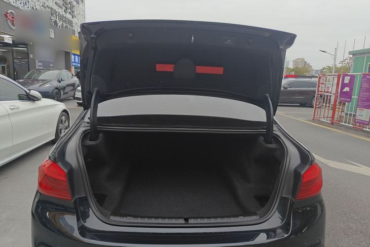 Used BMW 5 Series 2018 Restyled 530Li Leading Edition M Sport Package Trunk