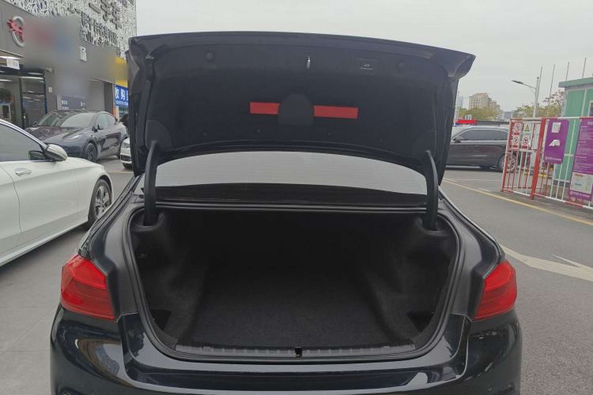 Used BMW 5 Series 2018 Restyled 530Li Leading Edition M Sport Package Trunk