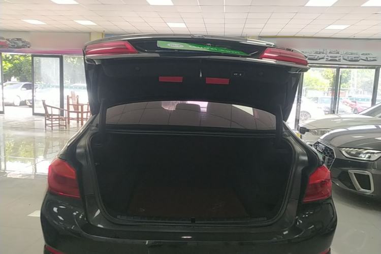 Used BMW 5 Series 2018 525Li Luxury Package Trunk