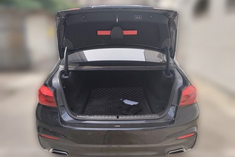 Used BMW 5 Series 2018 525Li M Sport Package Trunk