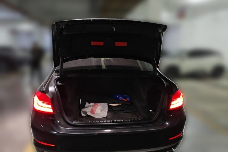 Used BMW 5 Series 2018 530Li Leading Edition Luxury Package Trunk
