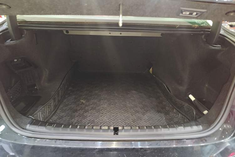 Used BMW 5 Series 2018 528Li Launch Special Edition Trunk