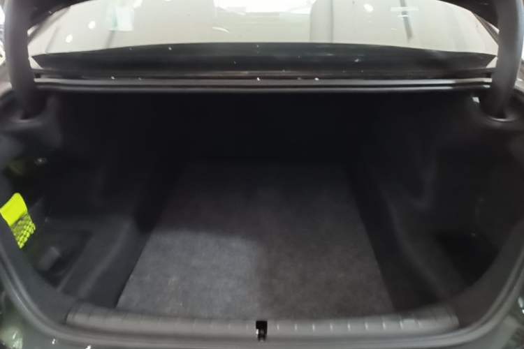 Used BMW 5 Series 2018 Facelifted 530Li Luxury Edition Premium Package Trunk