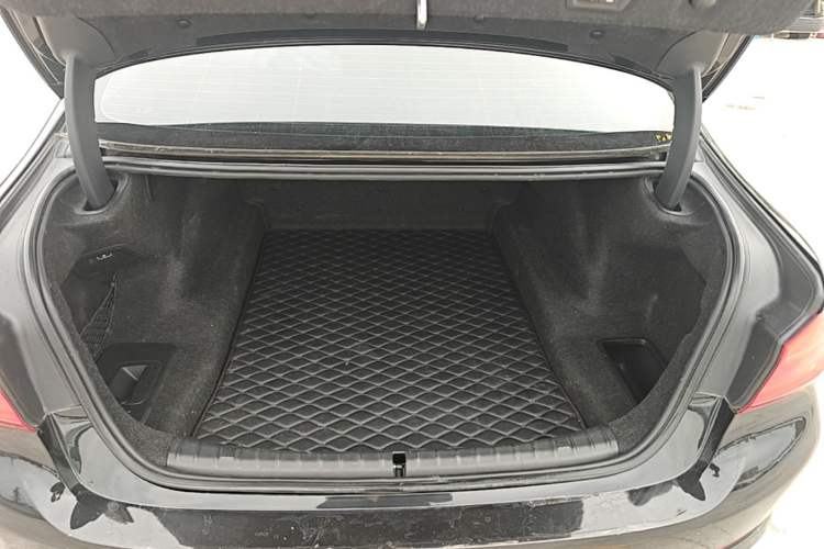 Used BMW 5 Series 2018 530Li Luxury Edition Premium Package Trunk