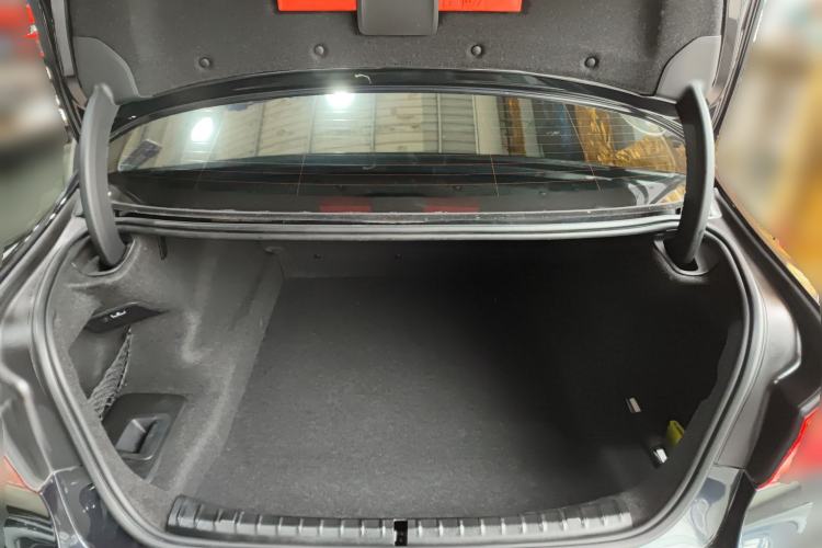 Used BMW 5 Series 2018 Restyled 530Li Leading Edition M Sport Package Trunk