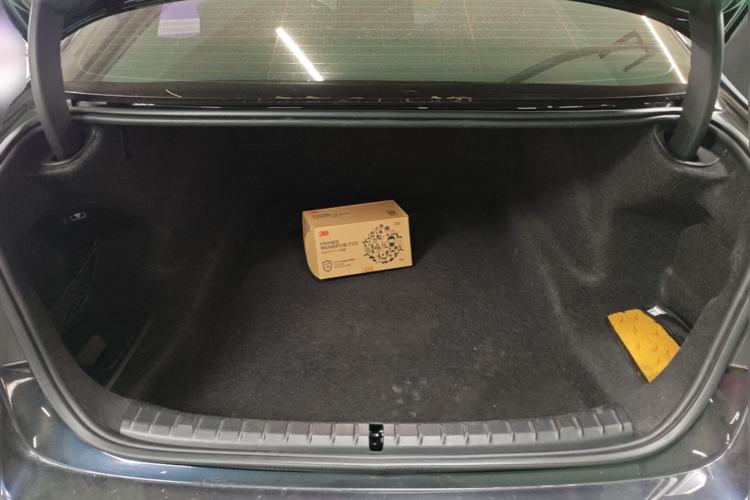 Used BMW 5 Series 2018 Restyled 530Li Leading Edition M Sport Package Trunk