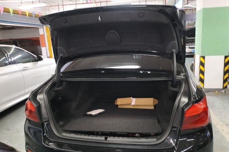 Used BMW 5 Series 2018 Restyled 530Li Leading Edition M Sport Package Trunk