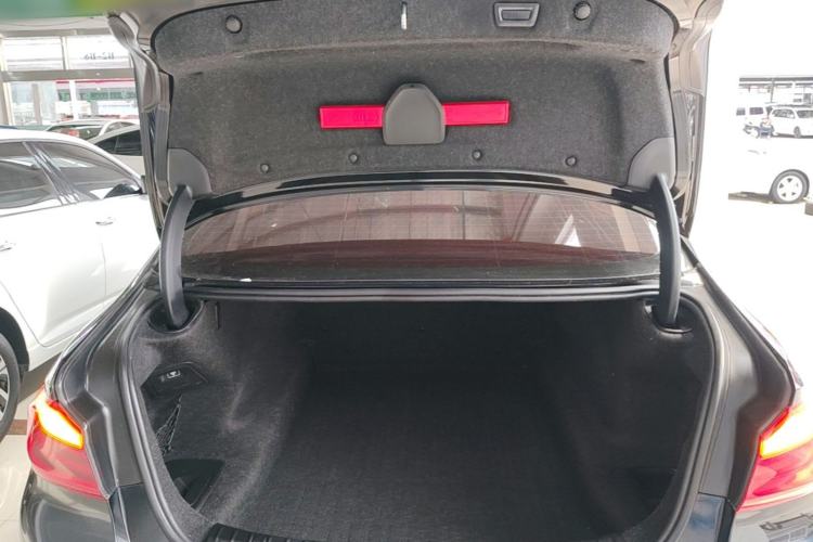 Used BMW 5 Series 2018 530Li Leading Model M Sport Package Trunk