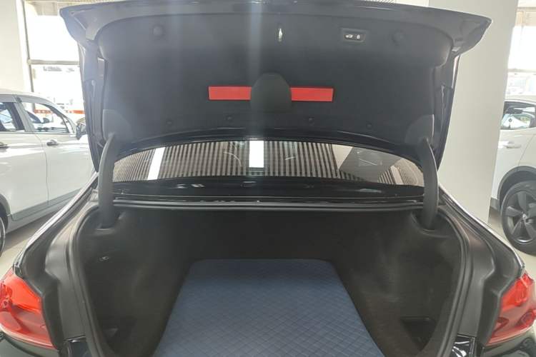 Used BMW 5 Series 2018 530Li Luxury Edition M Sport Package Trunk