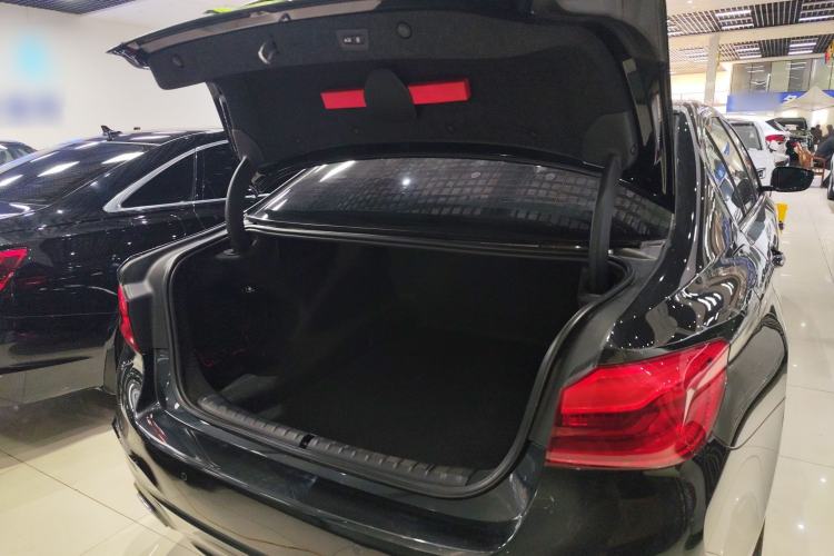 Used BMW 5 Series 2018 530Li Leading Model M Sport Package Trunk