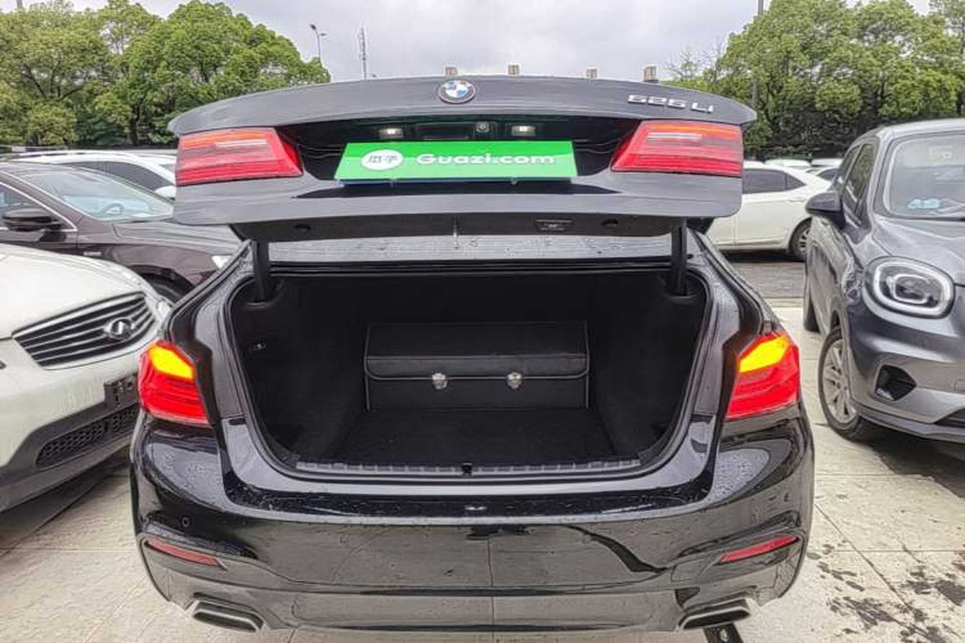 Used BMW 5 Series 2018 525Li M Sport Package Trunk