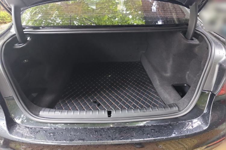 Used BMW 5 Series 2018 Restyled 530Li Leading Edition M Sport Package Trunk