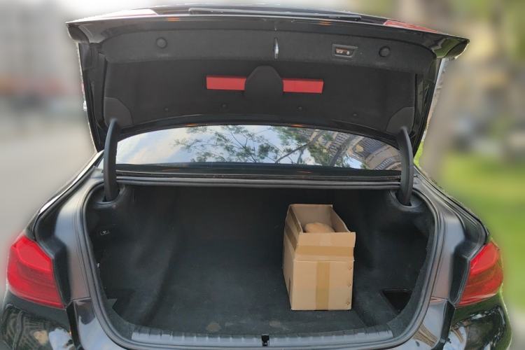 Used BMW 5 Series 2018 525Li Luxury Package Trunk