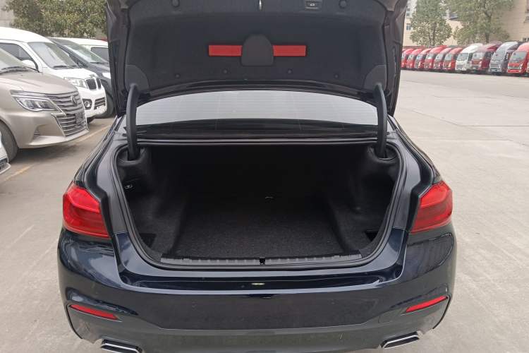 Used BMW 5 Series 2018 525Li M Sport Package Trunk